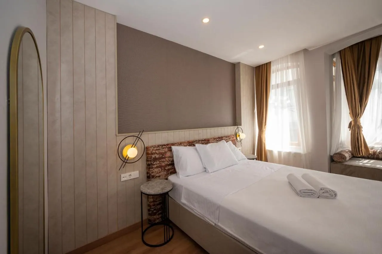 Taksim Suite 이스탄불 0*,
